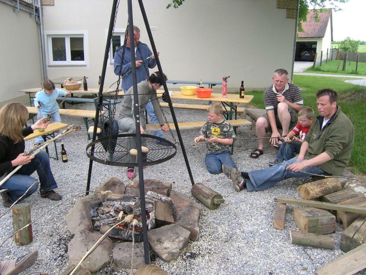 Ferienwohnungen Beim Kerabauer Schnelldorf Luaran gambar